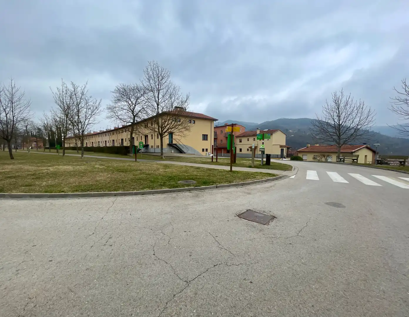Vista exterior de Casa adosada en venta en Sant Joan de les Abadesses con Calefacción, Jardín privado y Trastero