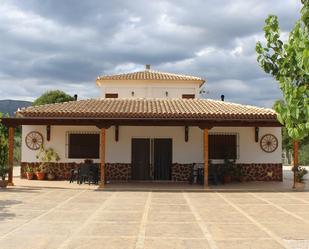 Vista exterior de Casa o xalet en venda en Moratalla amb Terrassa i Piscina