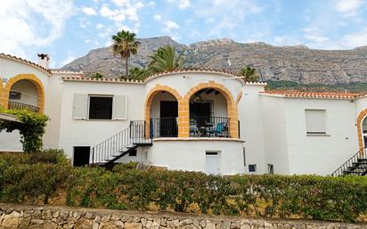 Vista exterior de Casa adosada en venda en Dénia amb Aire condicionat, Calefacció i Jardí privat