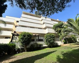 Vista exterior de Pis en venda en Estepona amb Aire condicionat, Terrassa i Traster