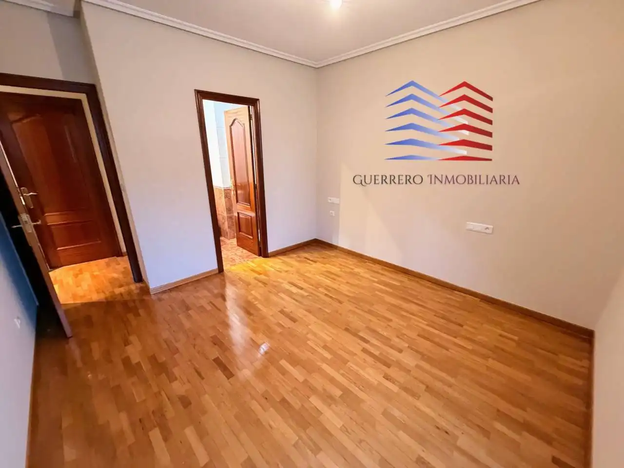 Pis de lloguer en Ourense Capital  amb Calefacció i Parquet