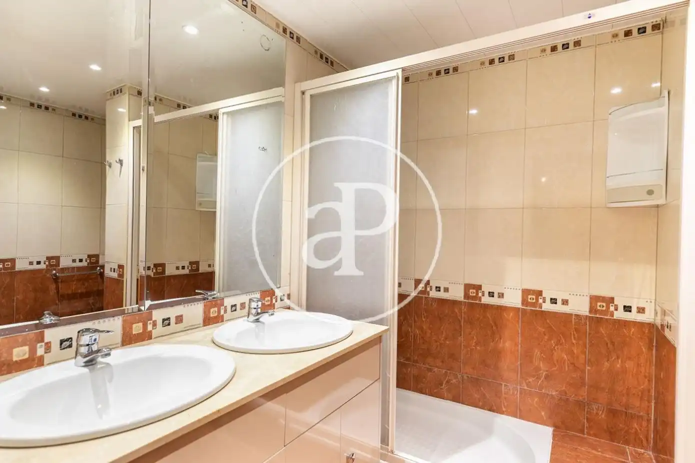 Appartamento con terrazza in affitto a Via Augusta, imagen 26