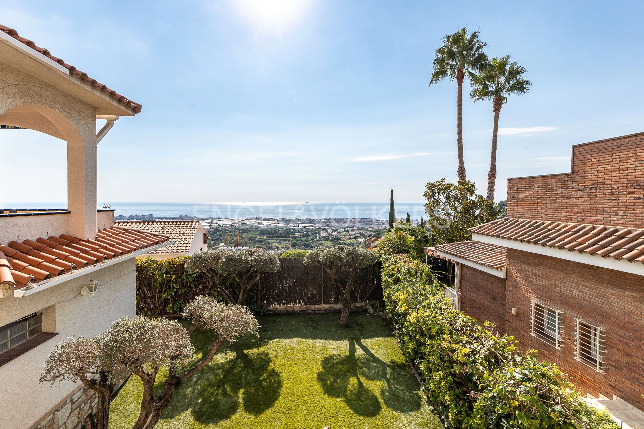 Vista exterior de Casa o xalet en venda en Premià de Dalt amb Aire condicionat, Calefacció i Jardí privat