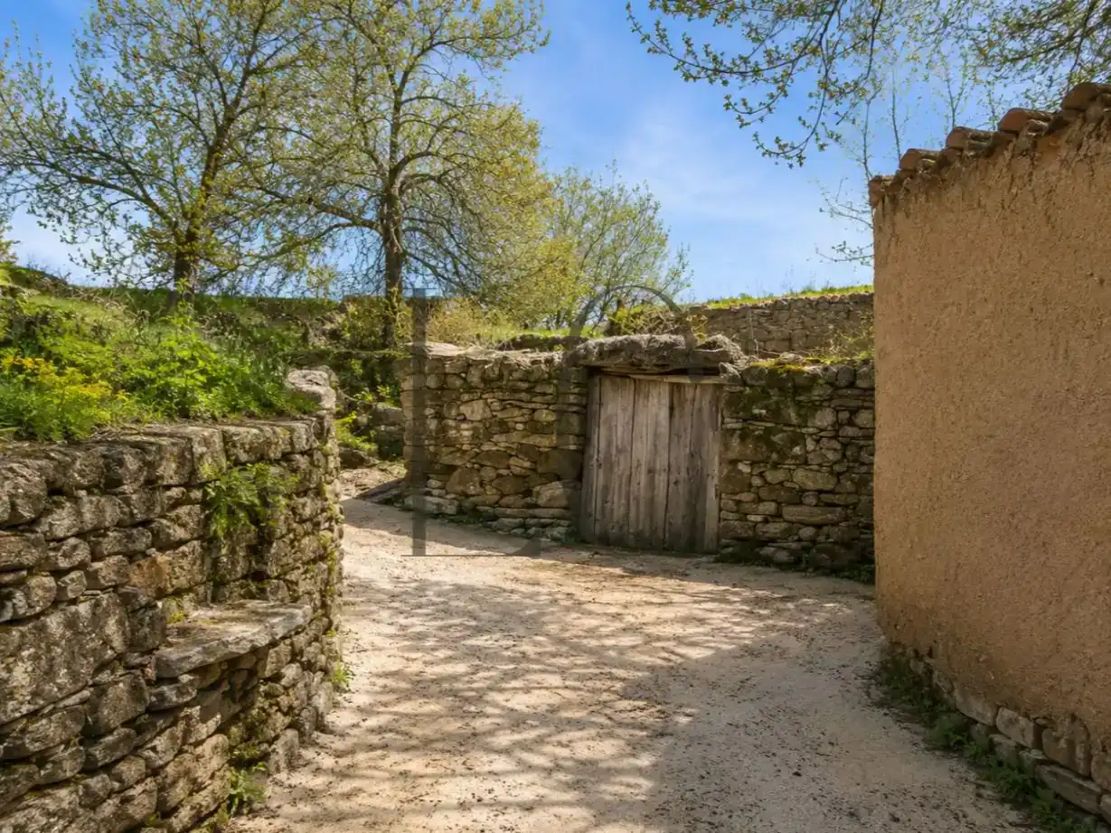 Vista exterior de Piso en venta en La Tala con Jardín privado, Trastero y Amueblado