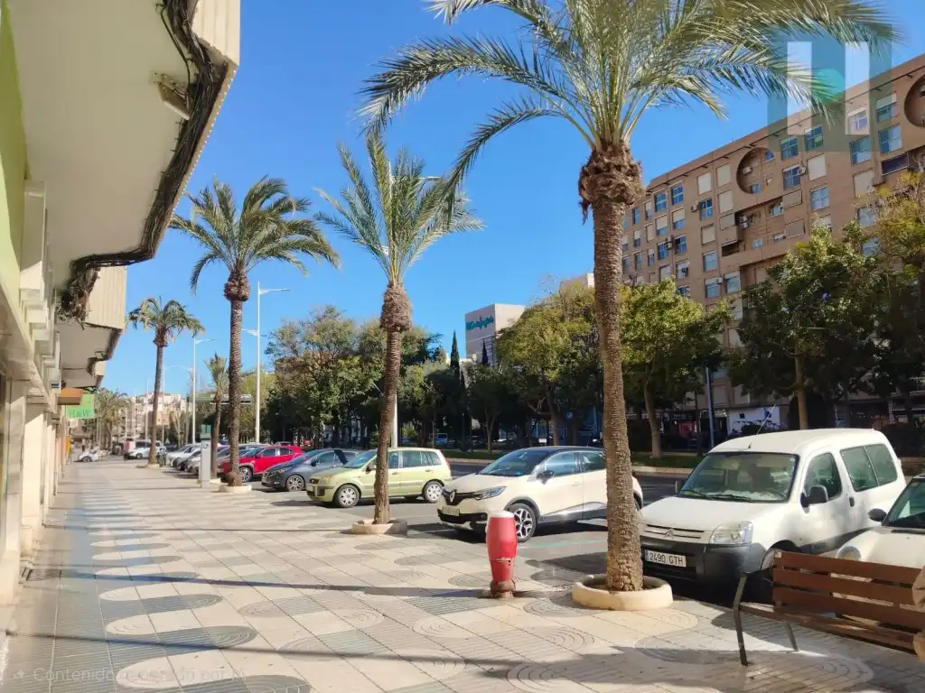 Piso con terraza en venta en Alameda de San Antón, imagen 2