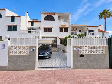 Adossat amb balcó en venda a Nueva Torrevieja - Aguas Nuevas