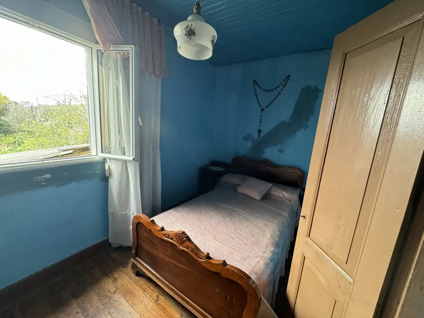 Habitación de Casa o chalet en venta en Crecente con Jardín privado, Trastero y Amueblado