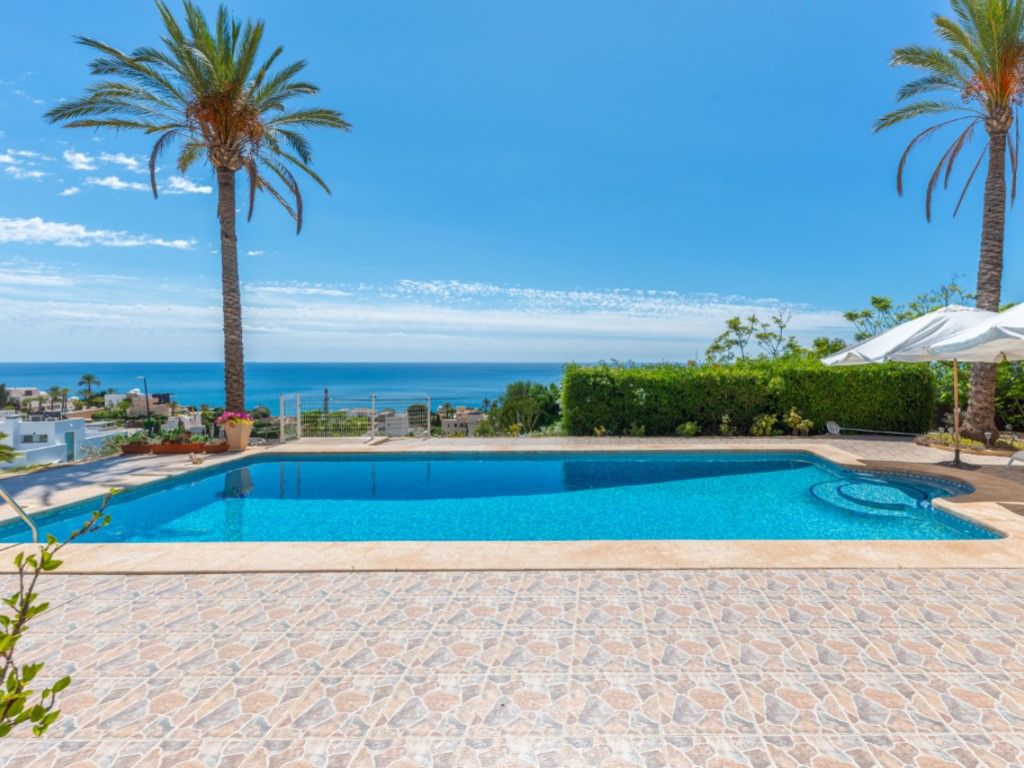Piscina de Casa o xalet en venda en Villajoyosa / La Vila Joiosa amb Aire condicionat i Calefacció