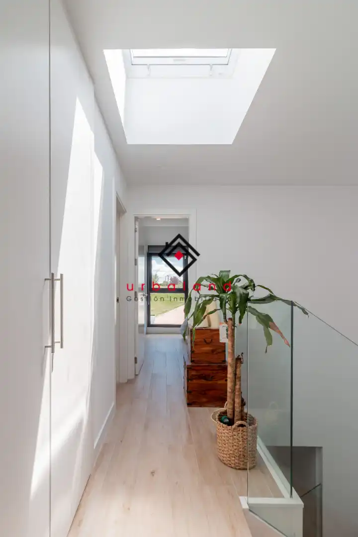Semi-detached house with pool for sale in Calle de Cosme Damián Churruca, imagen 23