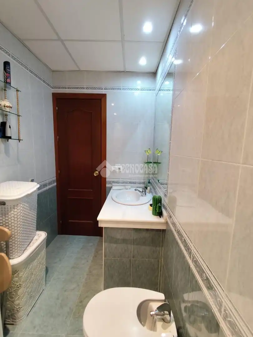 Bathroom of Flat for sale in Córdoba  with Air Conditioner