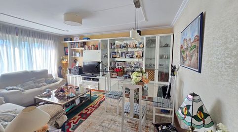 Se vende piso totalmente exterior, muy luminoso y soleado, ideal para familias o como inversión en Vilagarcía de Arousa.  La vivie