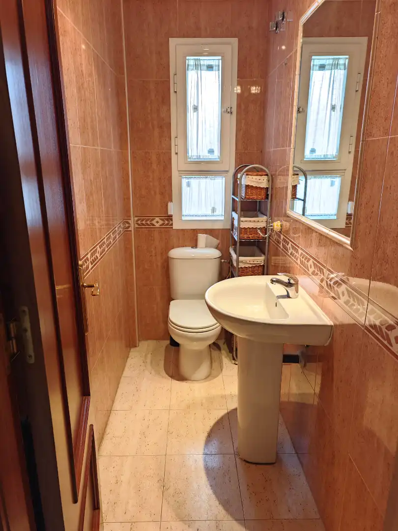 Bany de Dúplex en venda en Dos Hermanas amb Aire condicionat, Jardí privat i Terrassa
