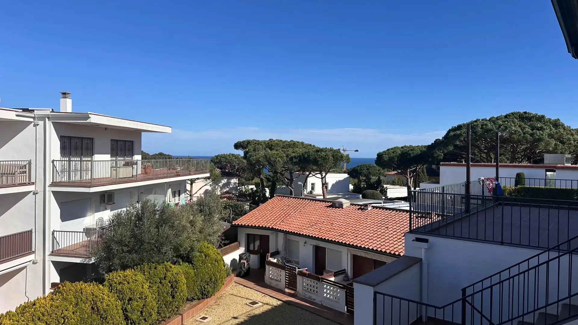 Exterior view of Flat for sale in Castell d'Aro, Platja d'Aro i s'Agaró  with Air Conditioner and Terrace