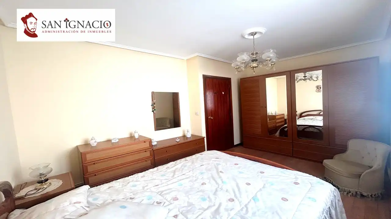 Bedroom of Flat for sale in Villarcayo de Merindad de Castilla la Vieja  with Heating, Furnished and Balcony