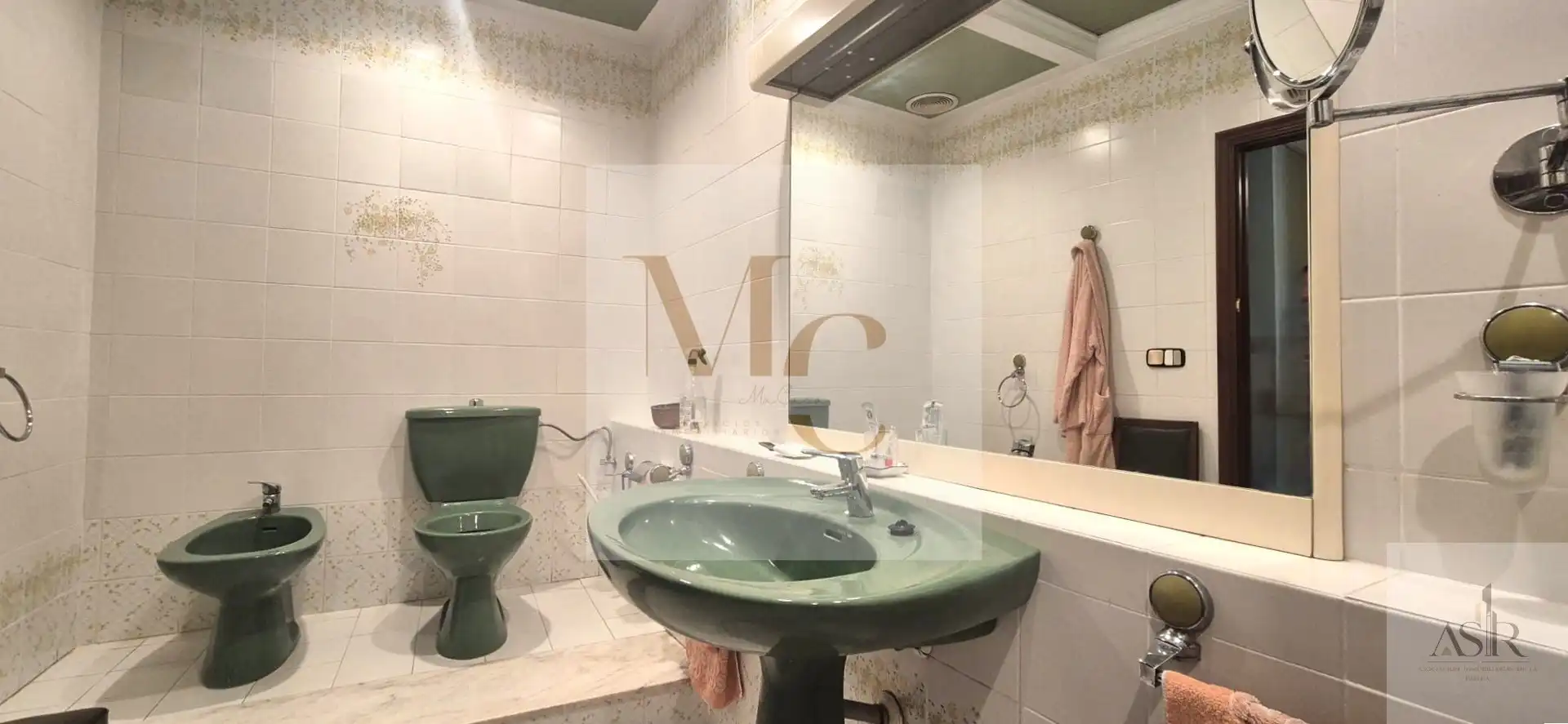 Bathroom of Houses for sale in Silla  with Storage room