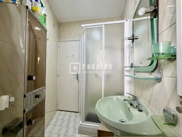 Baño de Piso en venta en Madrid con Calefacción y Trastero