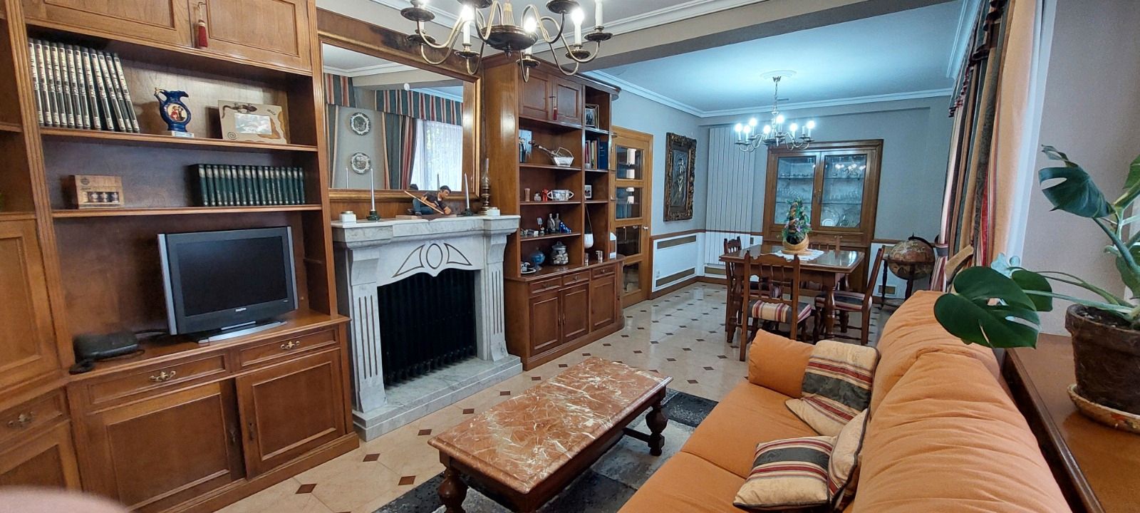 Sala d'estar de Casa o xalet en venda en Ampuero amb Calefacció, Jardí privat i Moblat