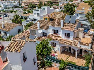 Maison jumelée avec piscine à vendre à Calle Sta. Rosa de Lima de Calypso, 10