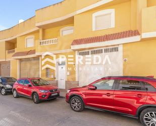 Vista exterior de Casa adosada en venda en El Ejido amb Terrassa