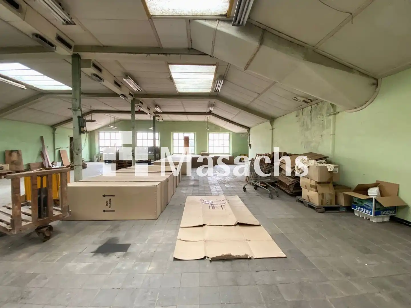 Fabrikhallen zum Verkauf in Gironella
