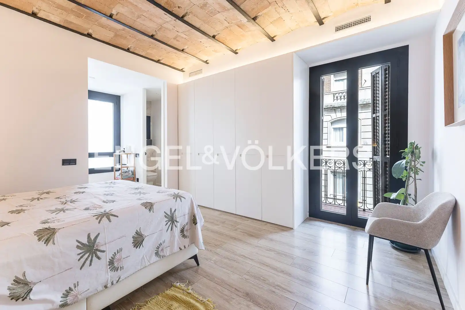 Bedroom of Flat for sale in Barcelona  with Air Conditioner, Heating and Balcony