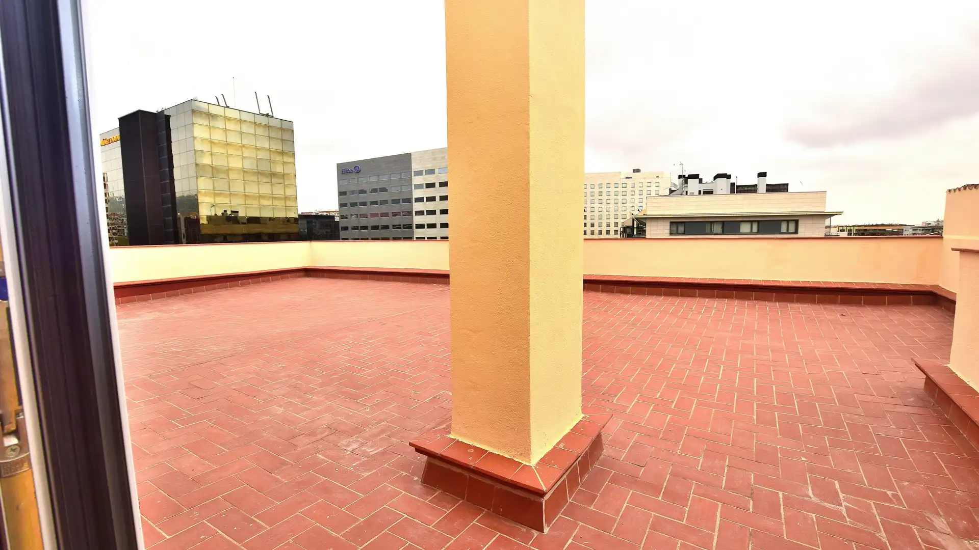 Terrassa de Àtic en venda en Barcelona amb Aire condicionat, Calefacció i Parquet