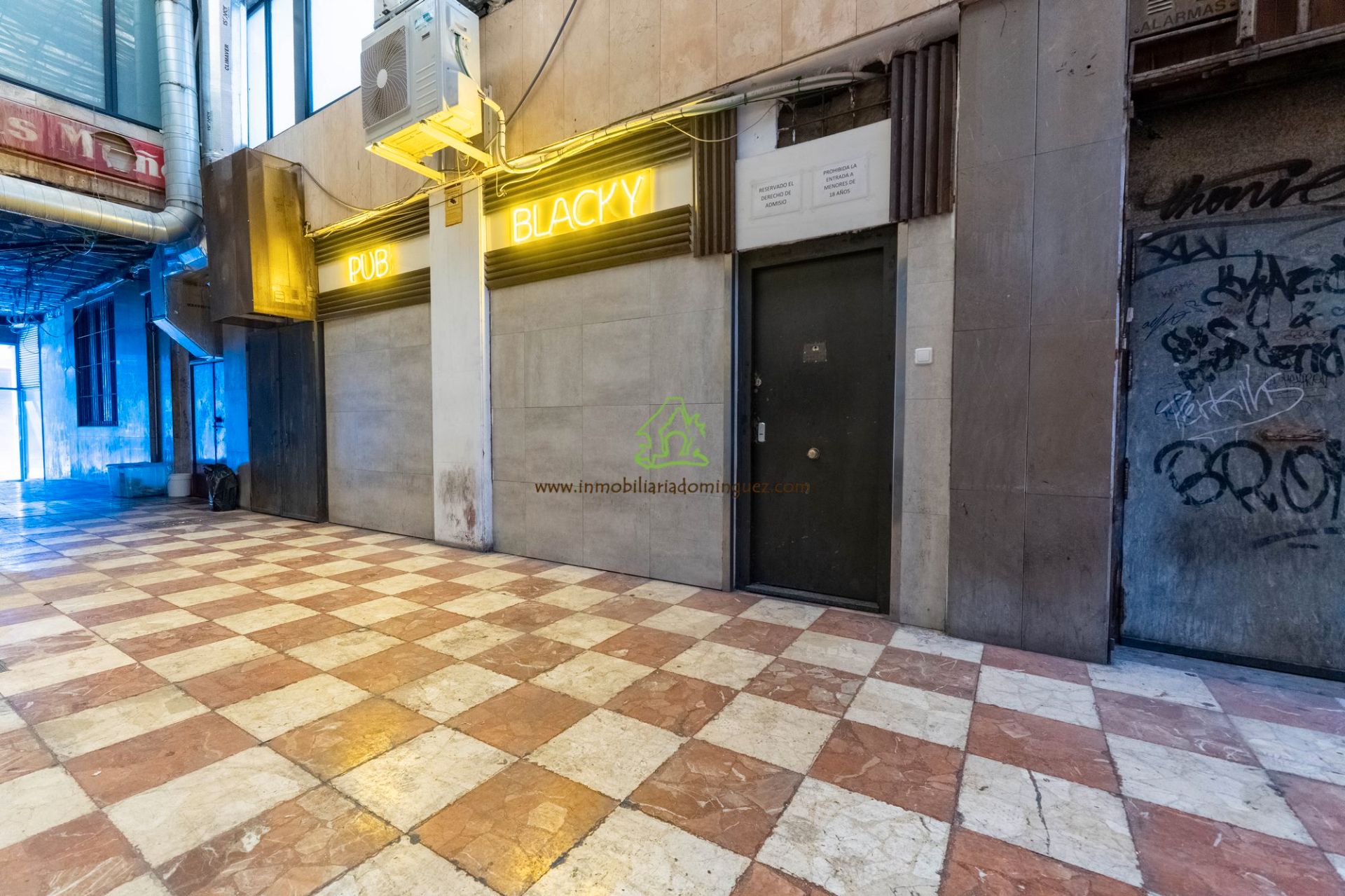 Premises for sale in  Murcia Capital  with Air Conditioner and Furnished