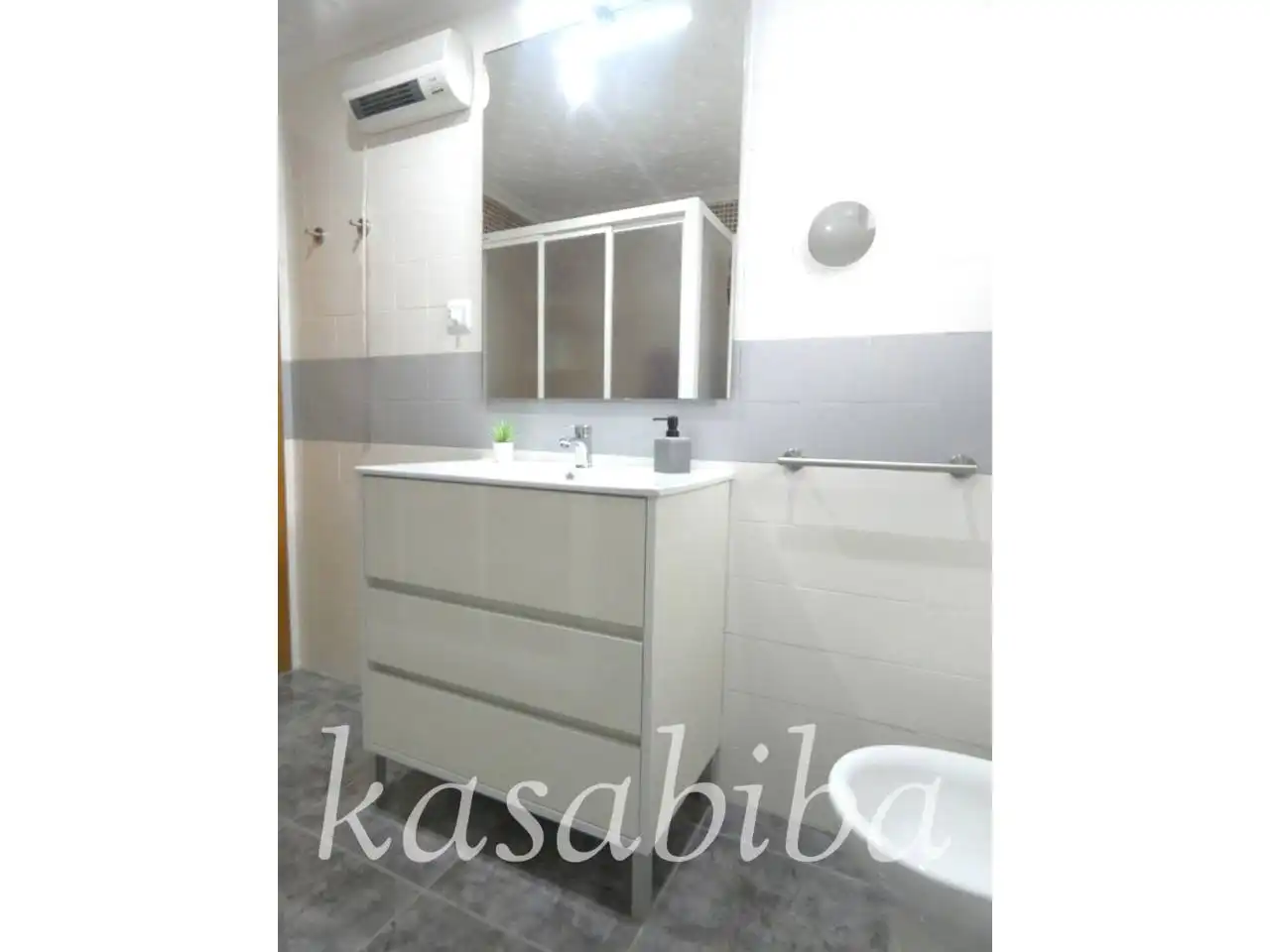 Baño de Piso en venta en Valencia con Aire acondicionado y Balcón