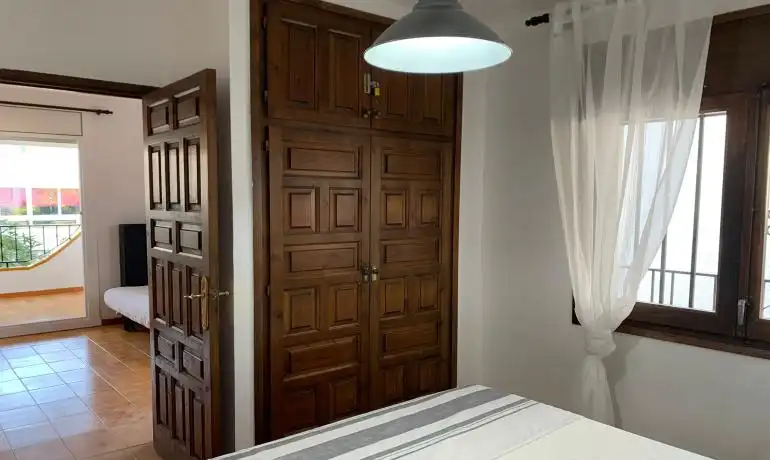 Schlafzimmer von Erdgeschoss zum Verkauf in Roses mit Privatgarten, Möbliert und Gemeinschaftspool