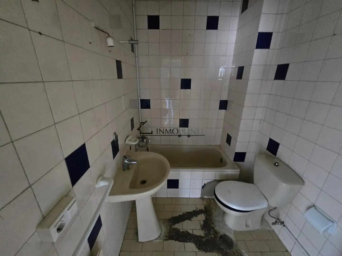 Badezimmer von Wohnung zum Verkauf in Pontevedra Capital  mit Heizung, Parkett und Terrasse