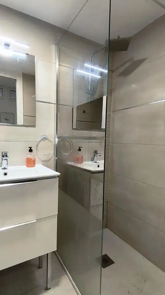 Bathroom of Ground floor for sale in Madrid  with Air Conditioner