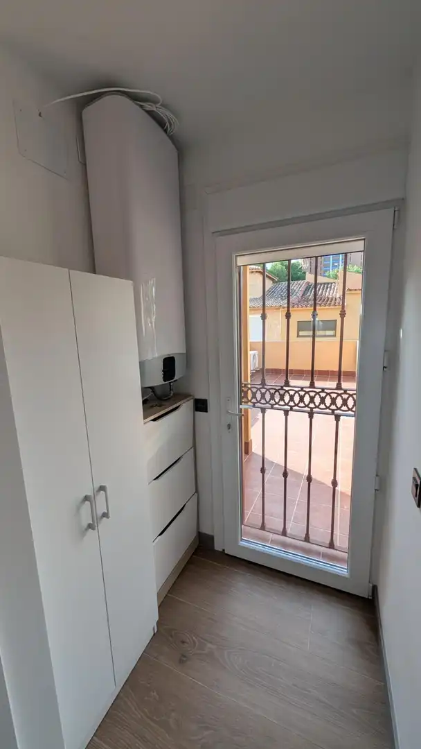Casa aparellada amb piscina en venda a Rincón de Loix, imagen 24
