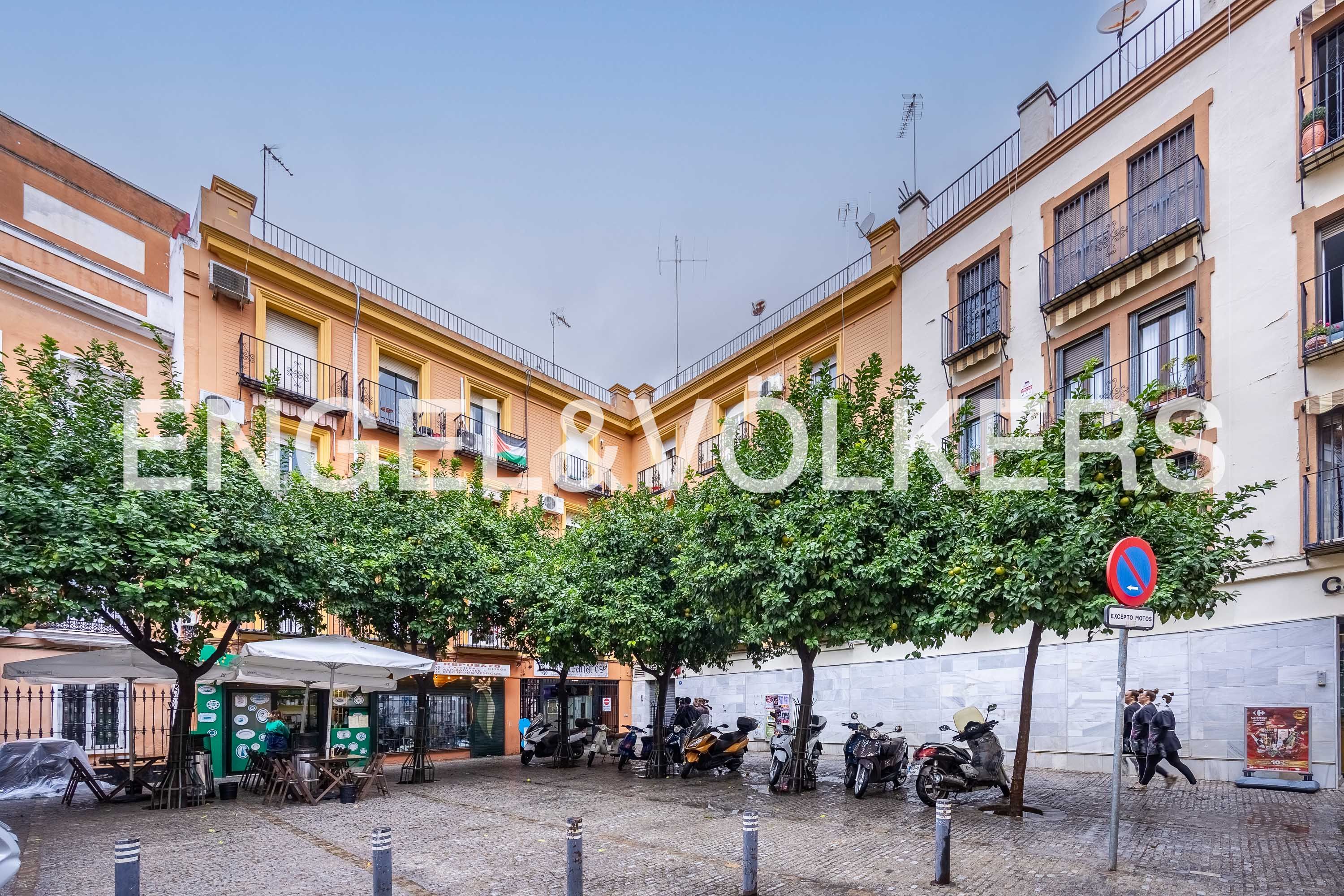 Vista exterior de Apartament en venda en  Sevilla Capital amb Aire condicionat, Calefacció i Balcó