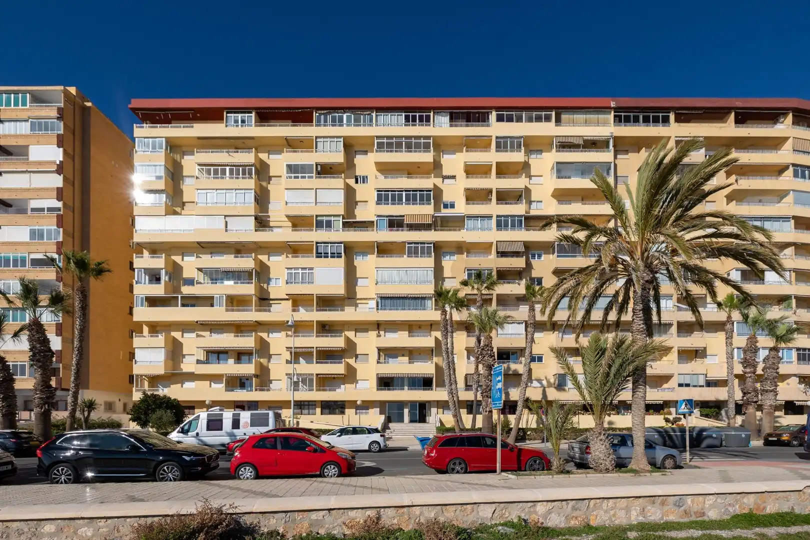 Vista exterior de Piso en venta en Almuñécar con Calefacción, Terraza y Balcón