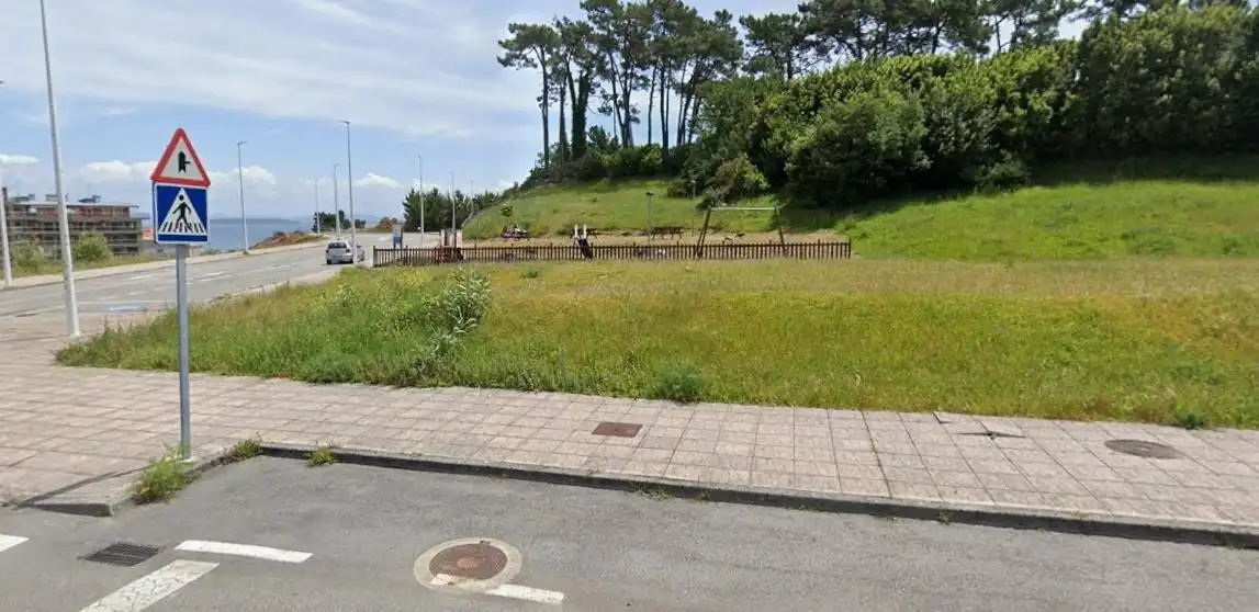 Terreno residencial en venta en Avenida de las Airós 19, imagen 2
