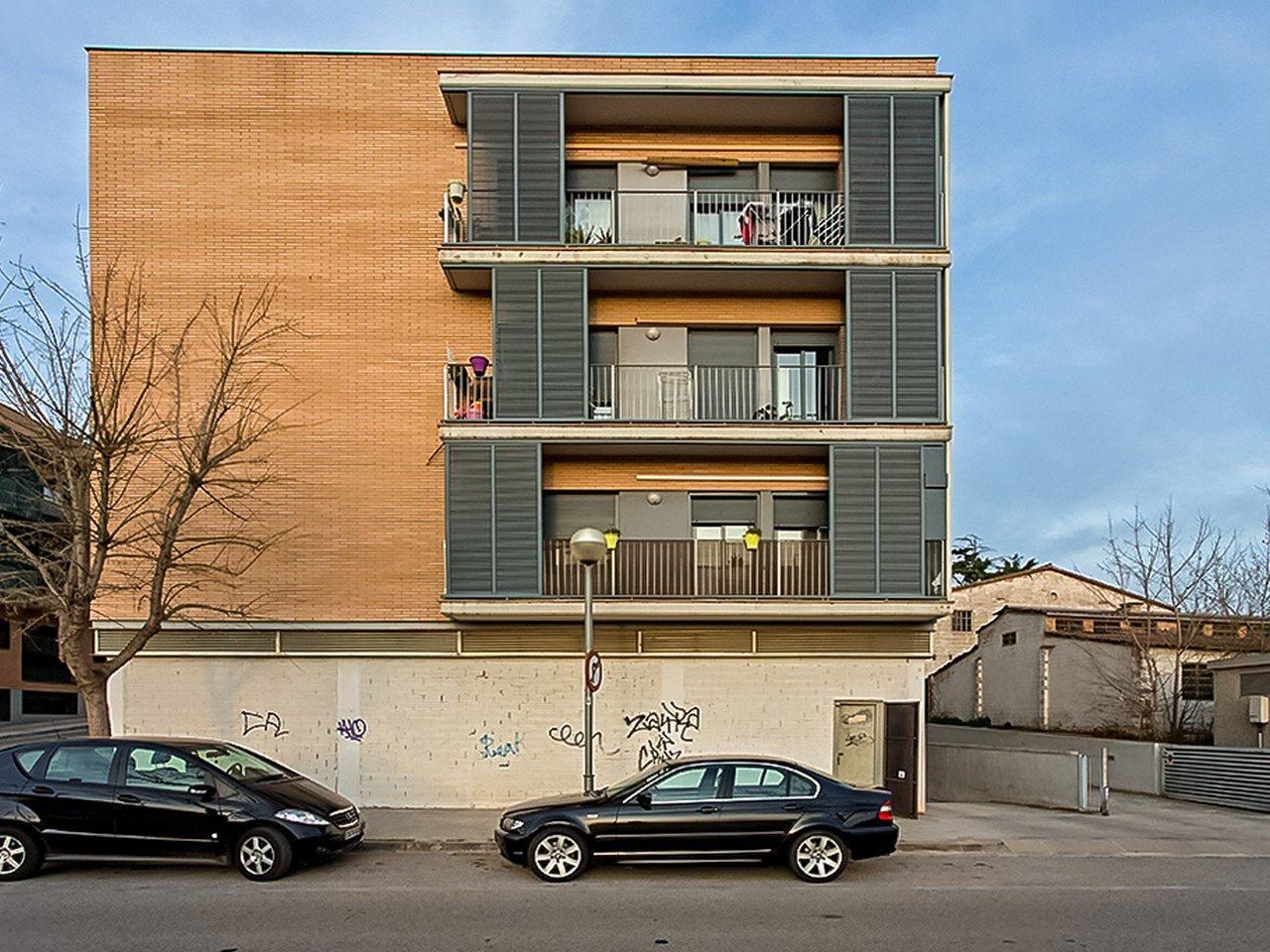 Vista exterior de Local en venda en Palau-solità i Plegamans