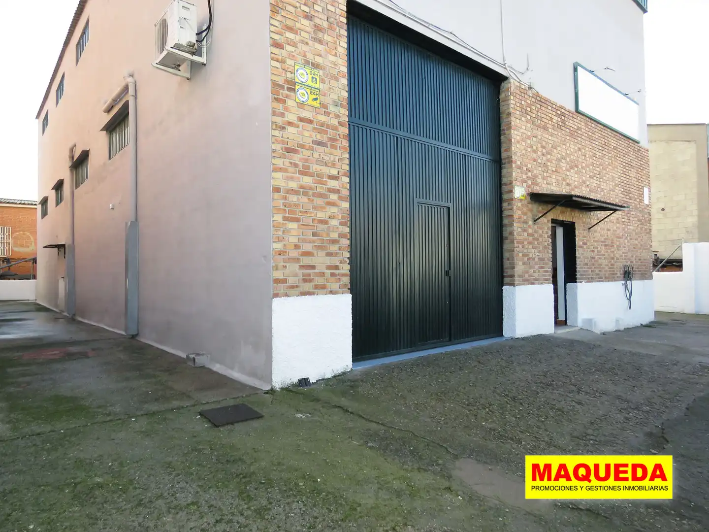 Vista exterior de Nave industrial de alquiler en Leganés con Alarma