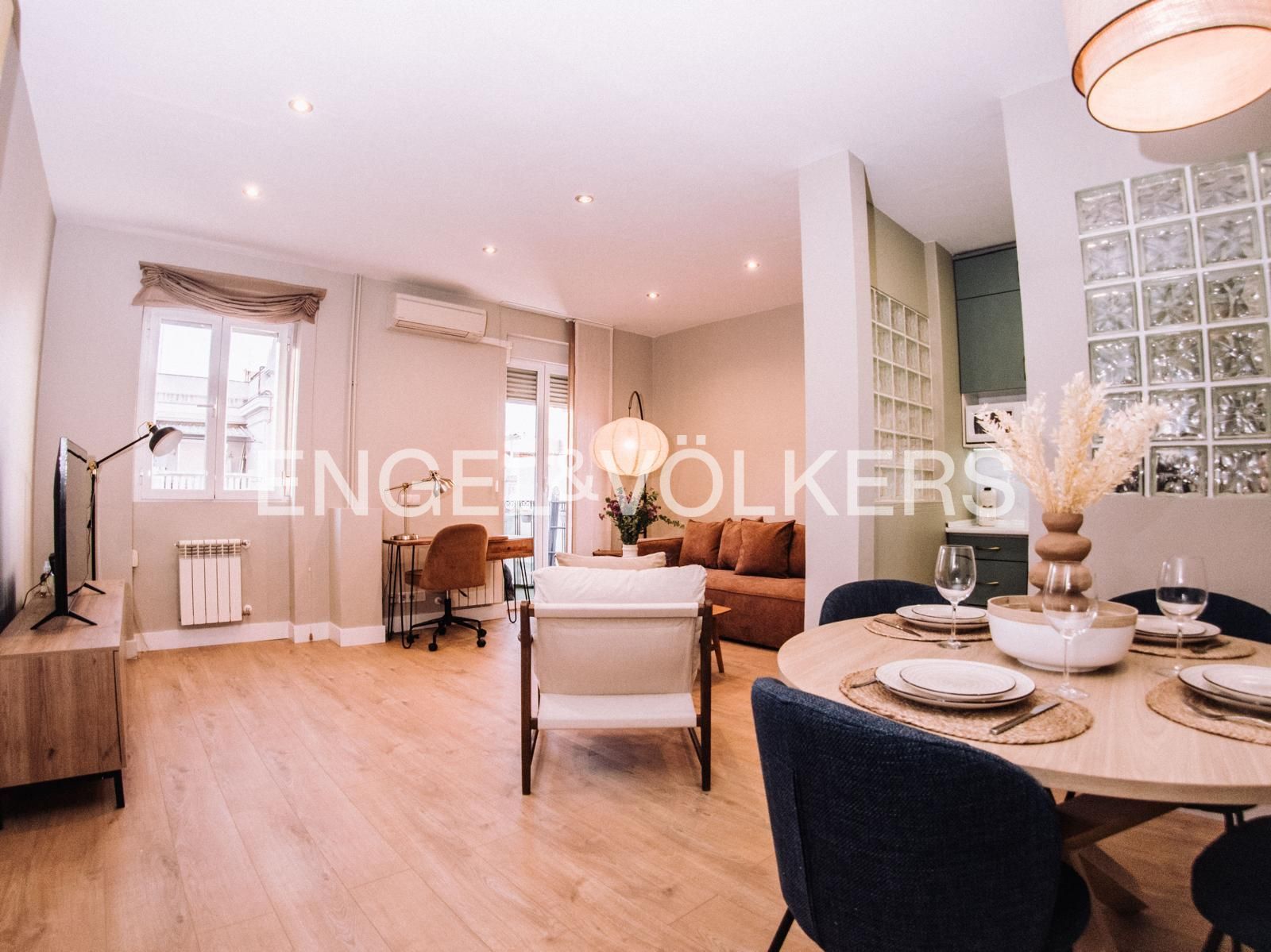 Vista exterior de Pis de lloguer en  Madrid Capital amb Aire condicionat, Calefacció i Moblat