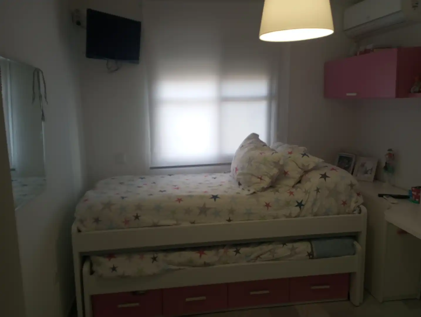 Schlafzimmer von Einfamilien-Reihenhaus zur Miete in La Algaba mit Klimaanlage, Terrasse und Abstellraum