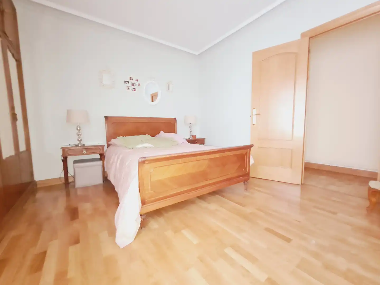 Bedroom of Flat for sale in  Pamplona / Iruña  with Heating, Parquet flooring and Furnished