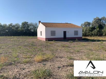 Finca rústica en venda en Aljaraque amb Jardí privat