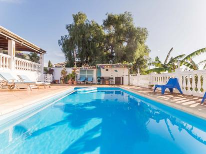 Piscina de Casa o xalet en venda en Marbella amb Aire condicionat, Jardí privat i Terrassa