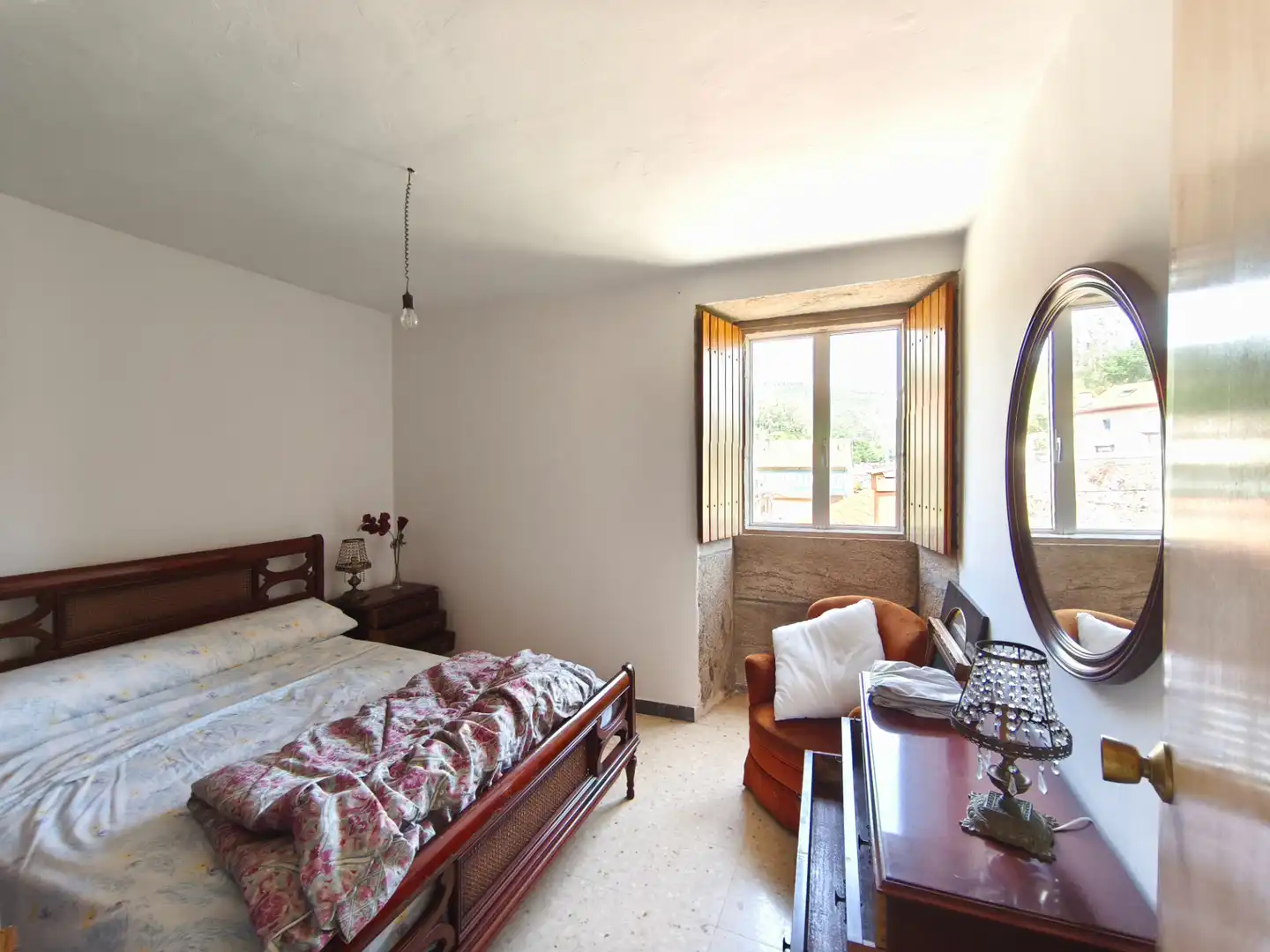 Dormitori de Casa o xalet en venda en Santiago de Compostela  amb Jardí privat, Terrassa i Traster