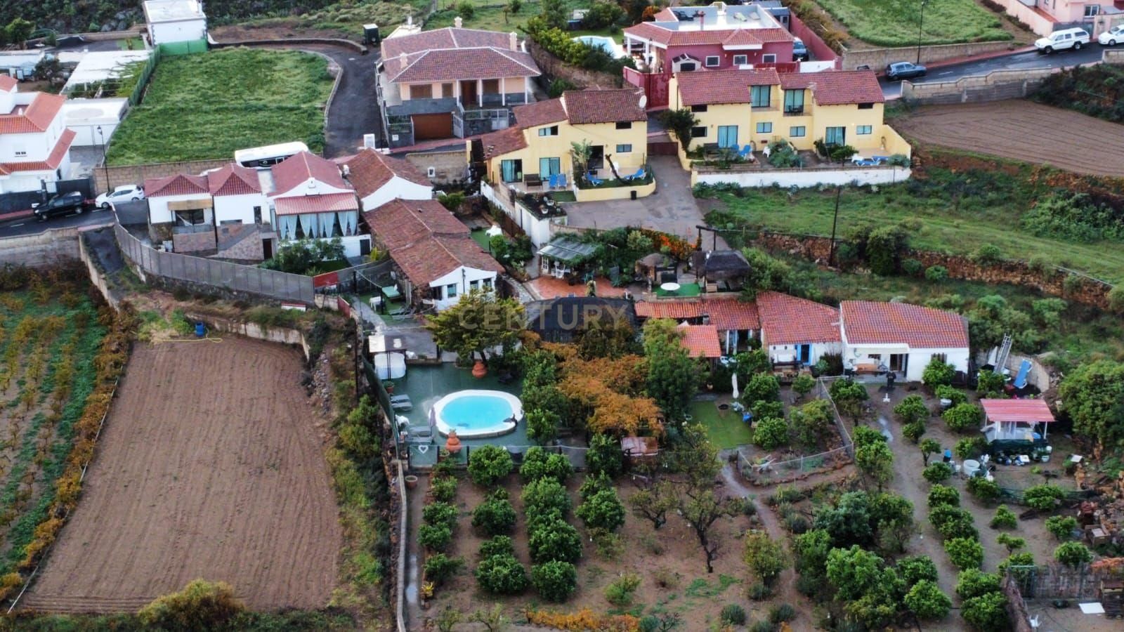 Vista exterior de Casa o xalet en venda en San Miguel de Abona amb Piscina