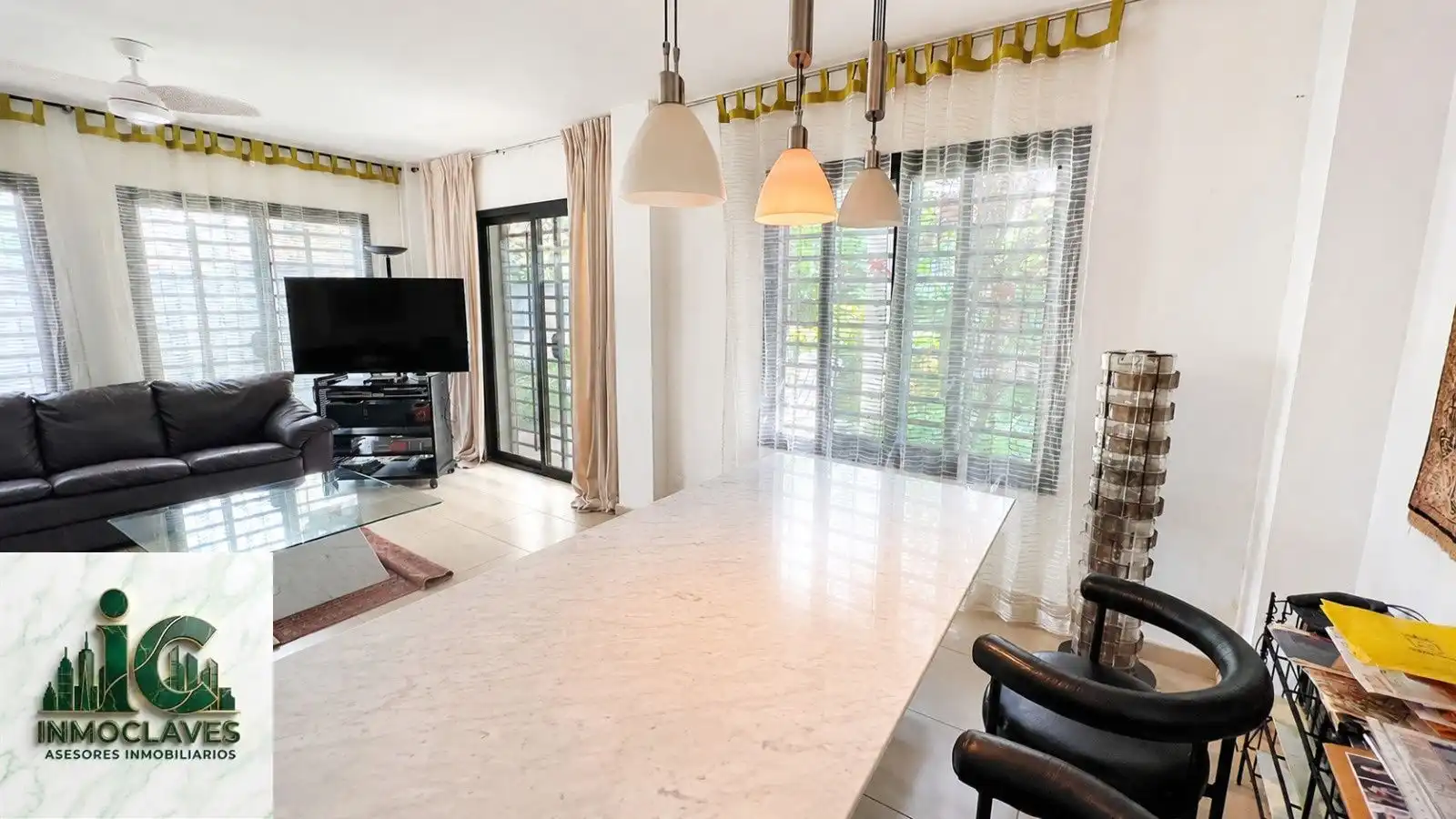 Dining room of Detached homes for sale in Algeciras  with Air Conditioner, Heating and Private garden
