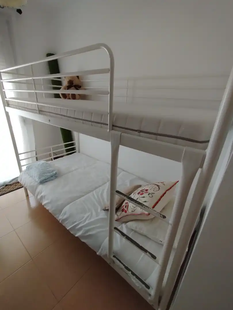 Schlafzimmer von Wohnung zum Verkauf in Vilallonga del Camp mit Klimaanlage, Heizung und Privatgarten