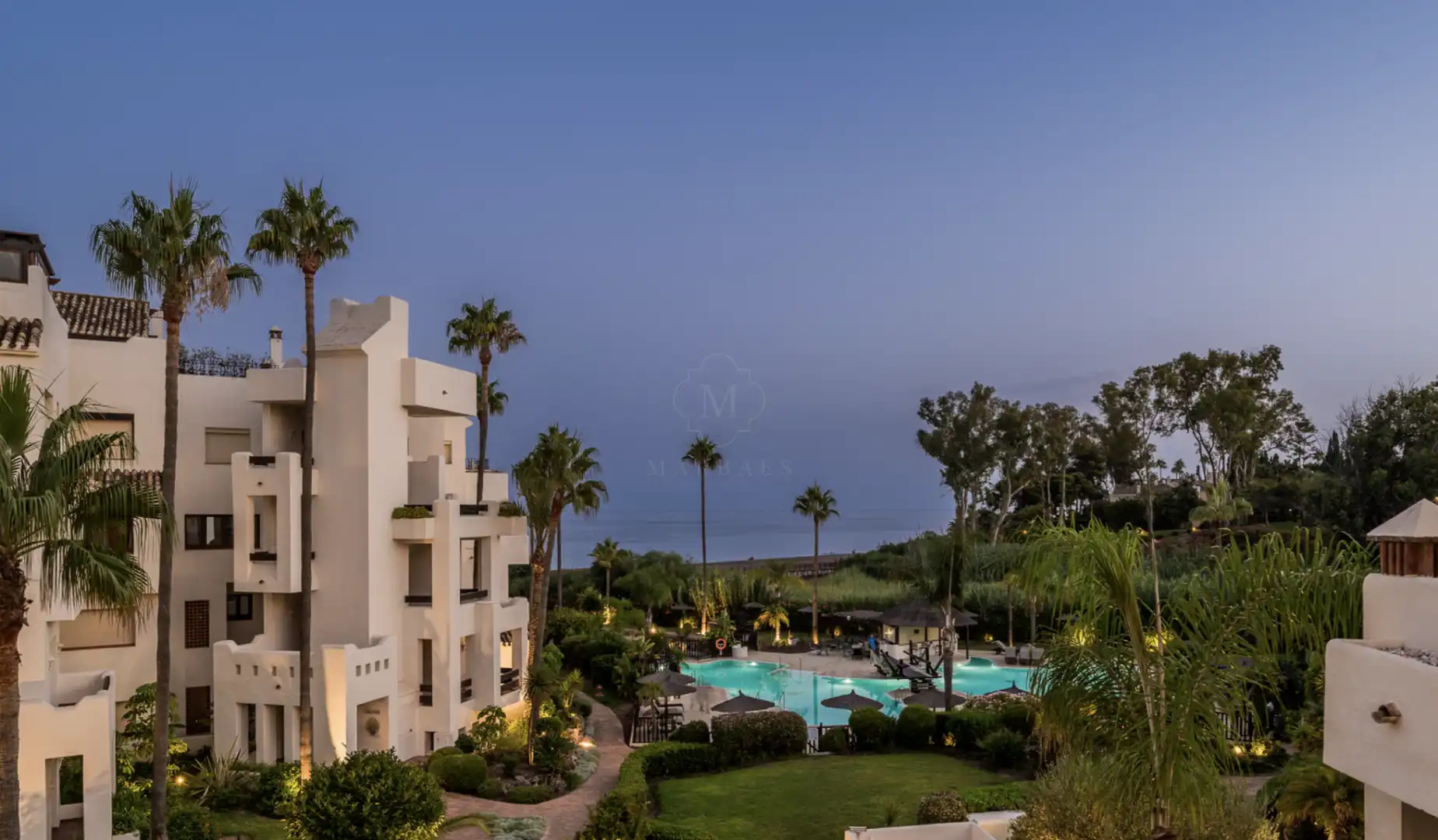 Habitación de Apartamento en venta en Estepona con Aire acondicionado, Terraza y Piscina