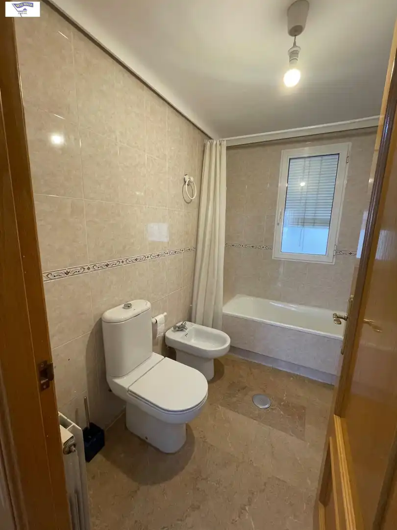 Baño de Apartamento de alquiler en Albacete con Calefacción, Amueblado y Balcón