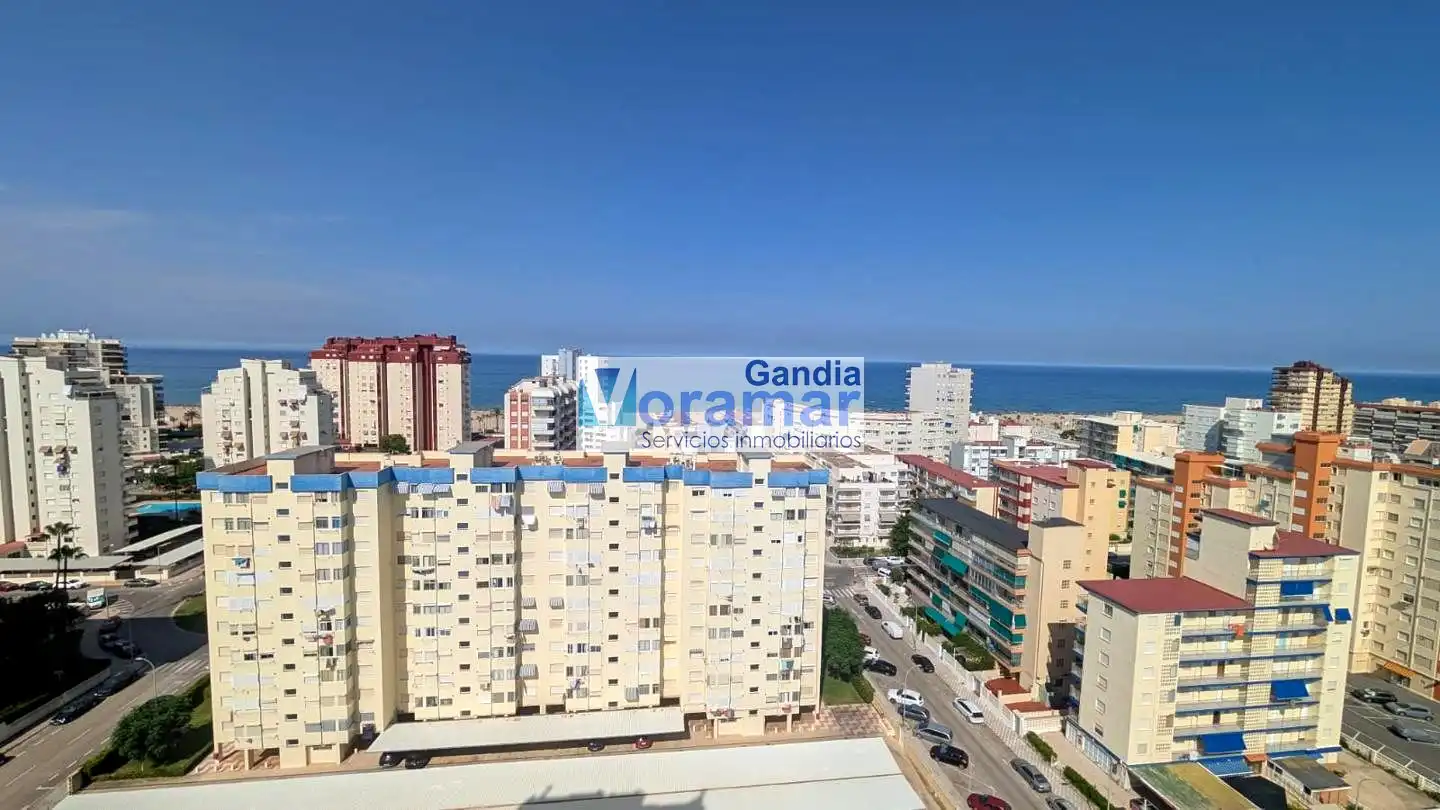 Habitación de Apartamento de alquiler en Gandia con Aire acondicionado y Amueblado