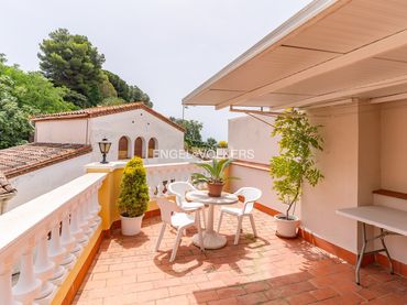 Maison mitoyenne avec balcon à vendre à Sant Francesc
